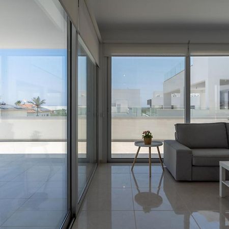 Harmonia 2-Br Apt In Livadia Larnaca Exterior photo