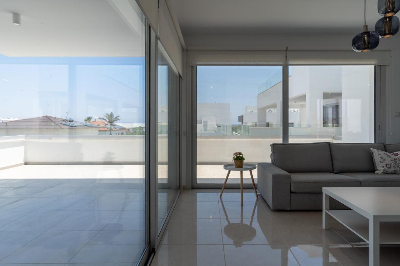 Harmonia 2-Br Apt In Livadia Larnaca Exterior photo